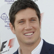 Height of Vernon Kay