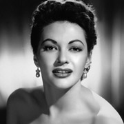 Height of Yvonne De Carlo