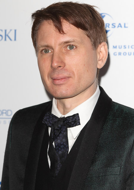 How tall is Alex Kapranos