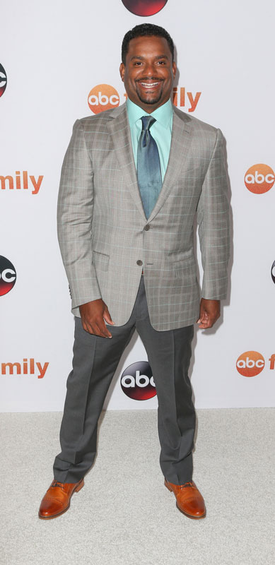 How tall is Alfonso Ribeiro