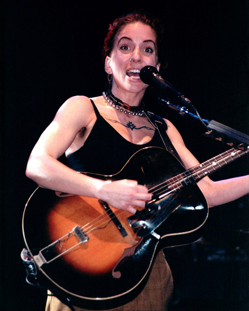 How tall is Ani DIFranco