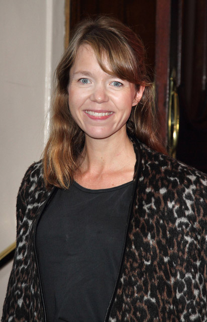 How tall is Anna Maxwell Martin