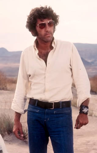 How tall is Barry Newman