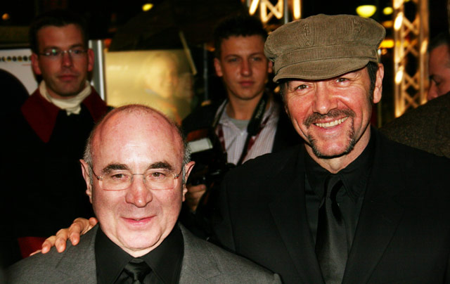 How tall is Bob Hoskins