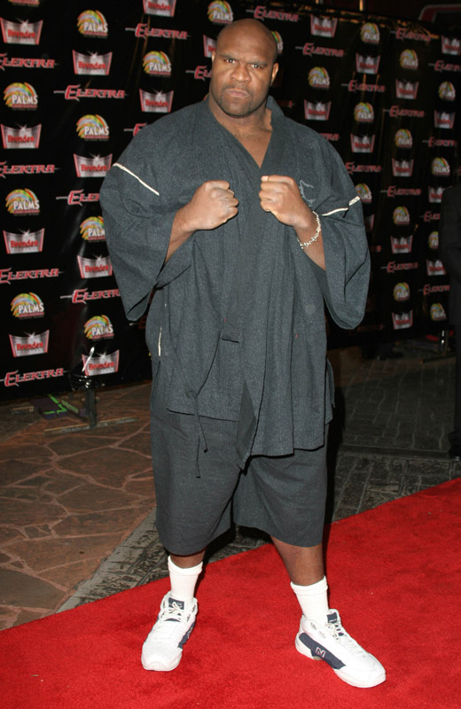 How tall is Bob Sapp