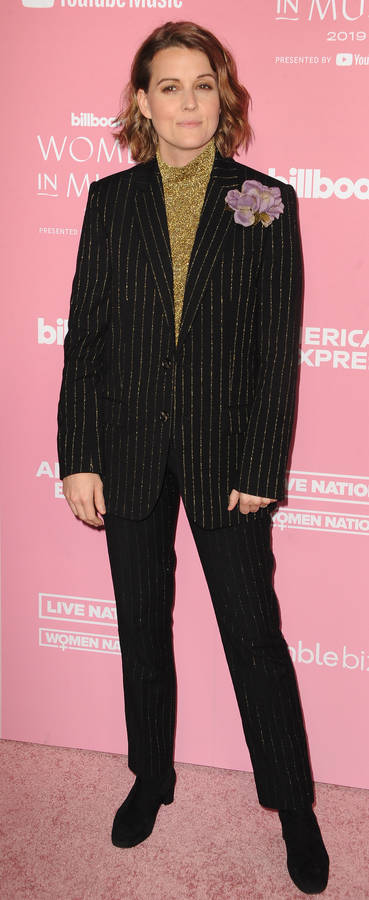 How tall is Brandi Carlile