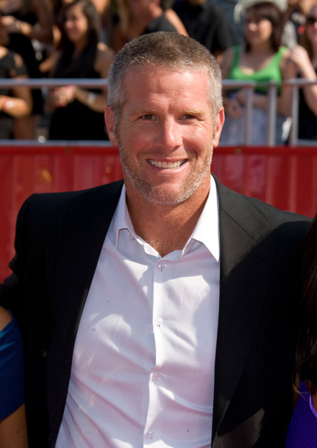 How tall is Brett Favre