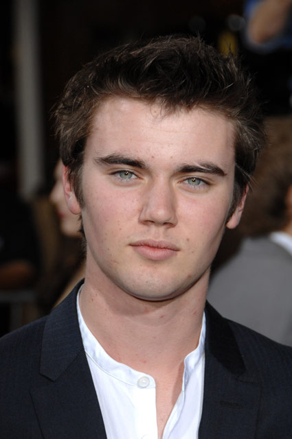 How tall is Cameron Bright