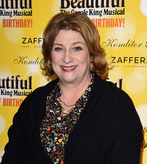 How tall is Caroline Quentin