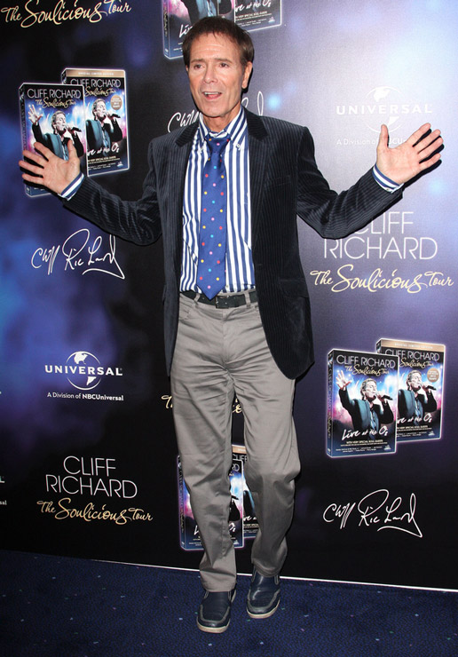 How tall is Cliff Richard