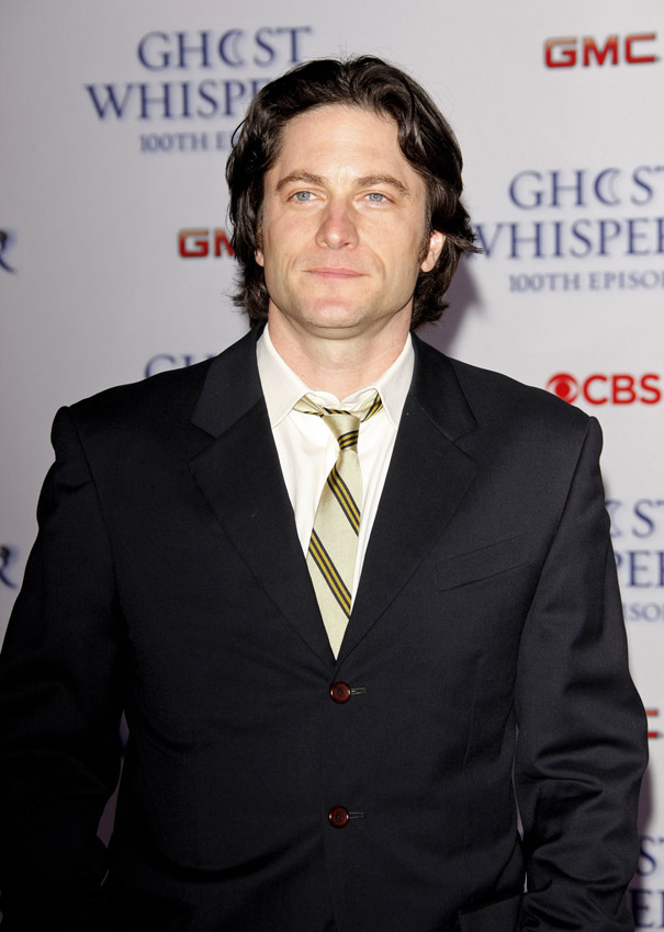 How tall is David Conrad