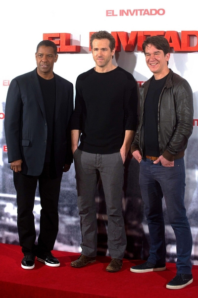 How tall is Denzel Washington