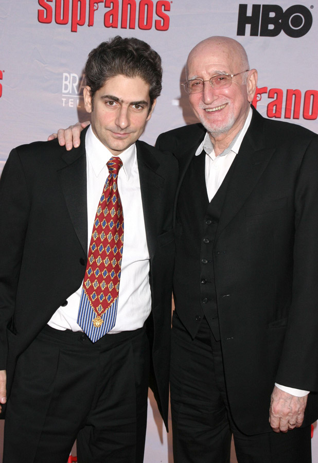 How tall is Dominic Chianese