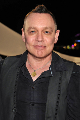 How tall is Doug Hutchison