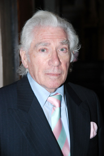 How tall is Frank Finlay