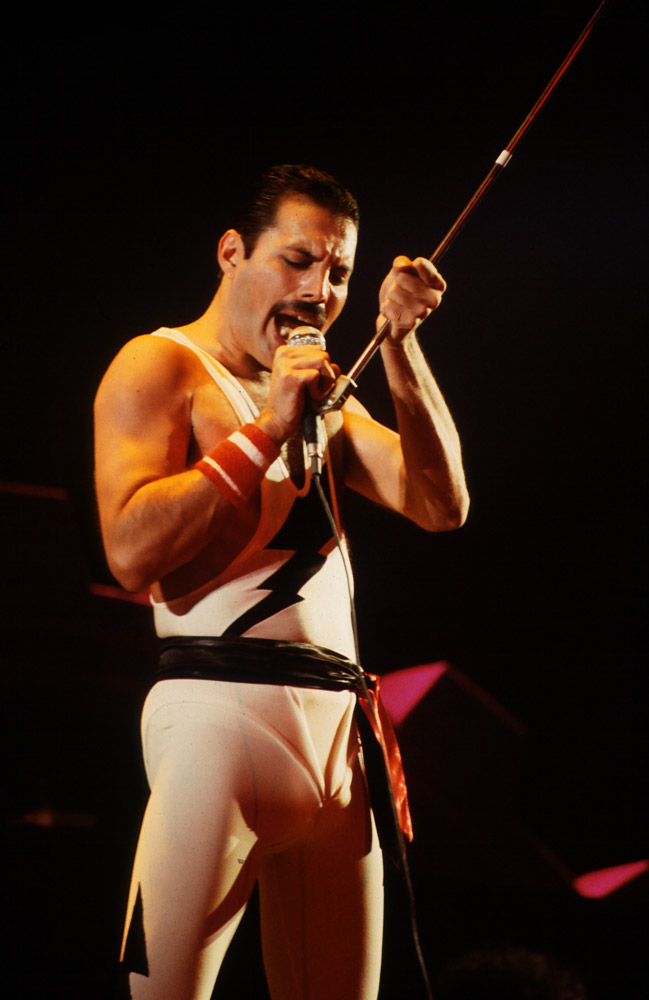 How tall is Freddie Mercury