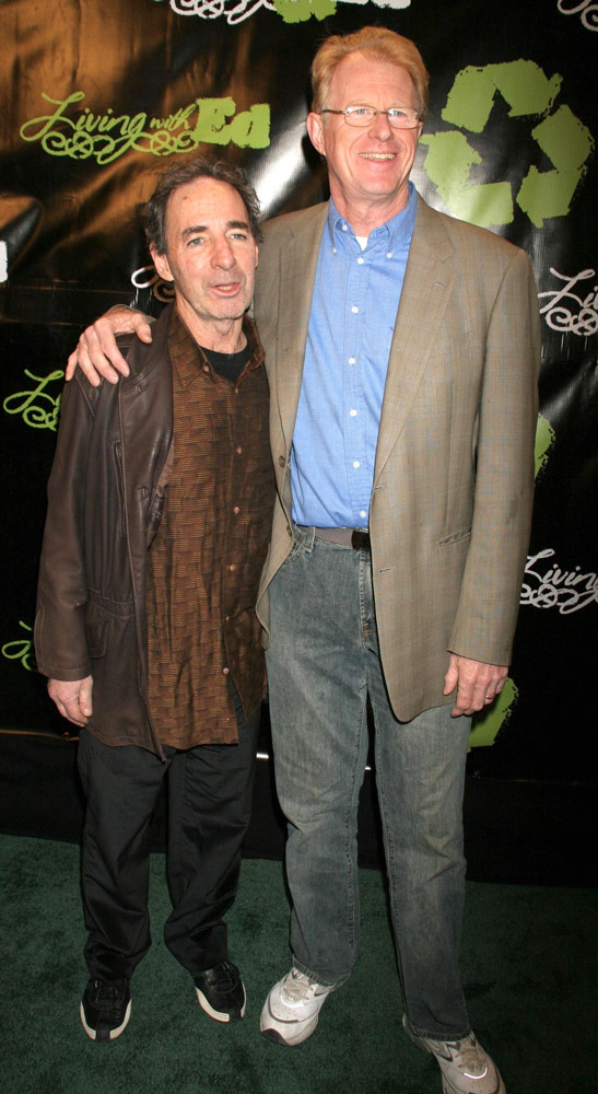 How tall is Harry Shearer