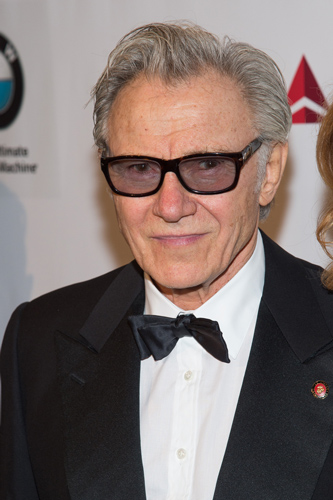 How tall is Harvey Keitel