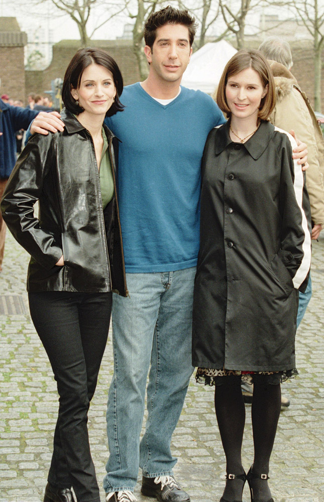 How tall is Helen Baxendale