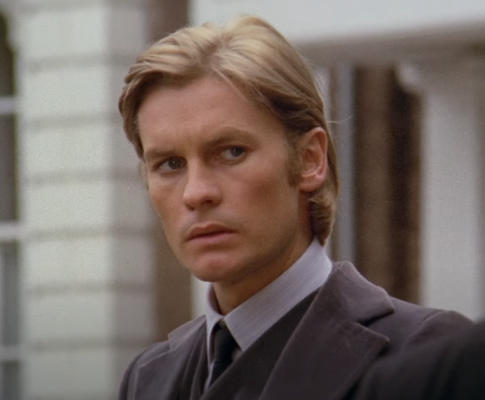 How tall is Helmut Berger