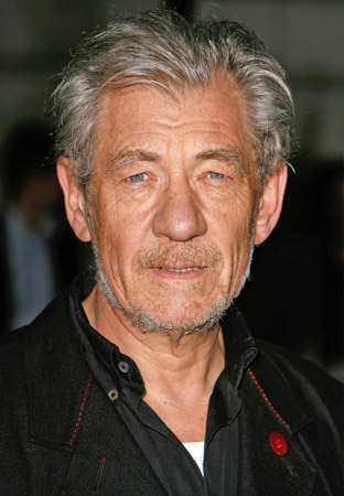 How tall is Ian McKellen