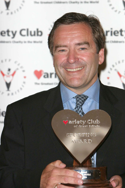 How tall is Jeff Stelling