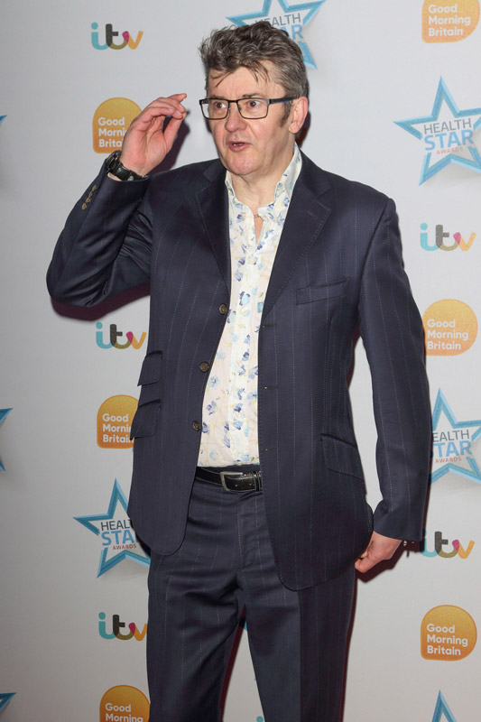 How tall is Joe Pasquale