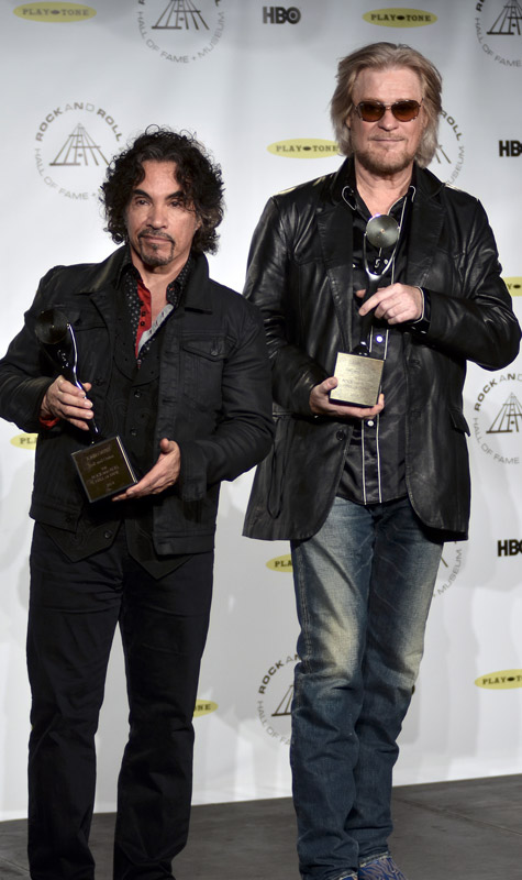 How tall is John Oates