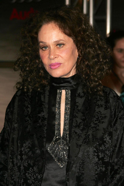 How tall is Karen Black