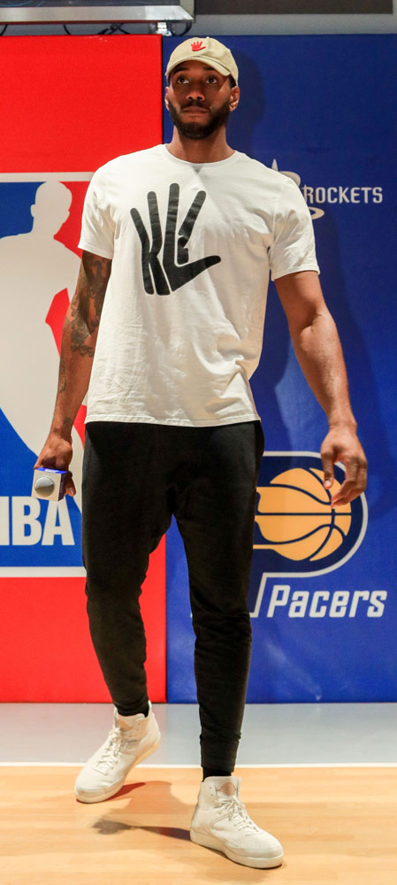 How tall is Kawhi Leonard