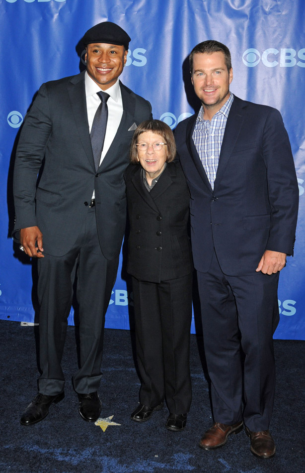 How tall is Linda Hunt