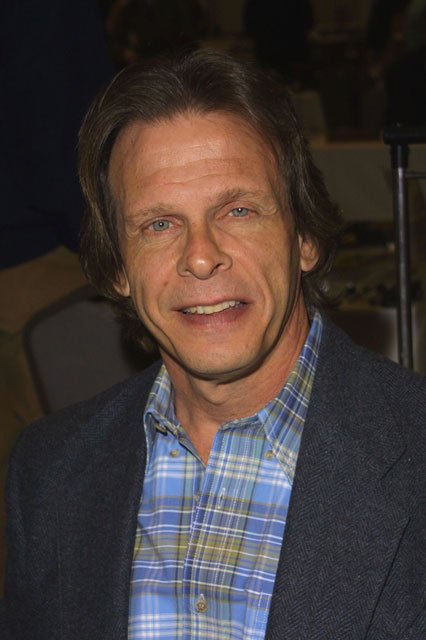 How tall is Marc Singer