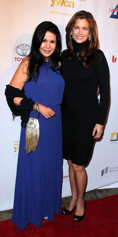 How tall is Maria Conchita Alonso