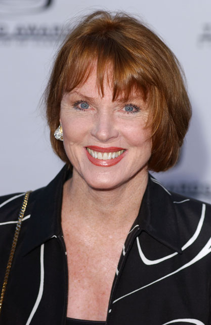 How tall is Mariette Hartley