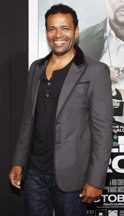 How tall is Mario Van Peebles