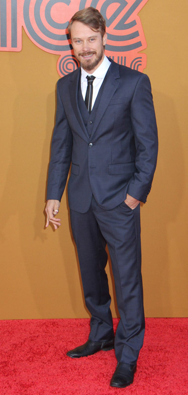 How tall is Michael Dorman
