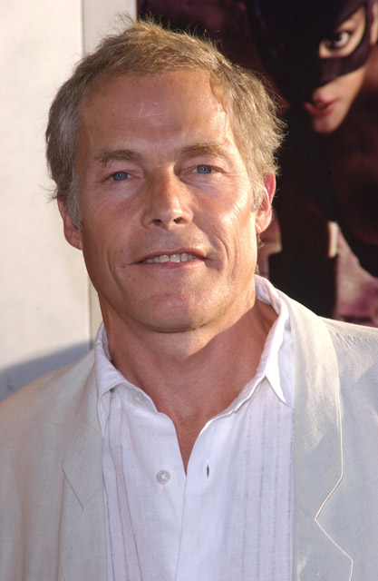 How tall is Michael Massee