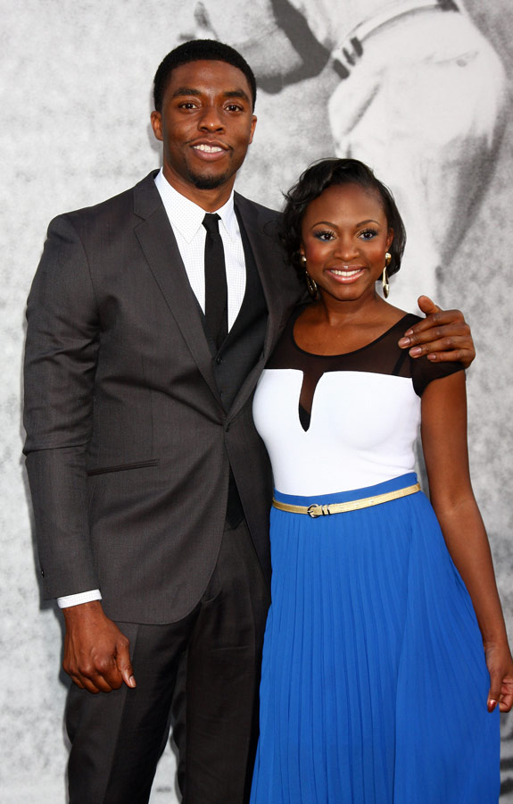 How tall is Naturi Naughton