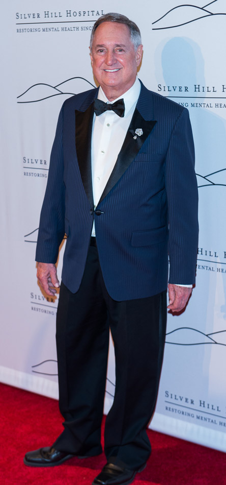 How tall is Neil Sedaka