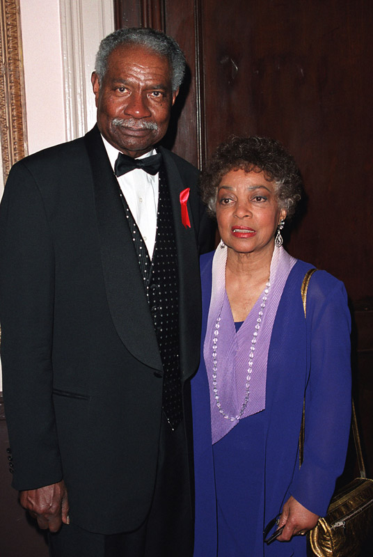 How tall is Ossie Davis