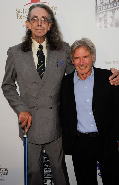 How tall is Peter Mayhew