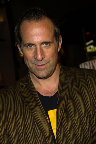 How tall is Peter Stormare