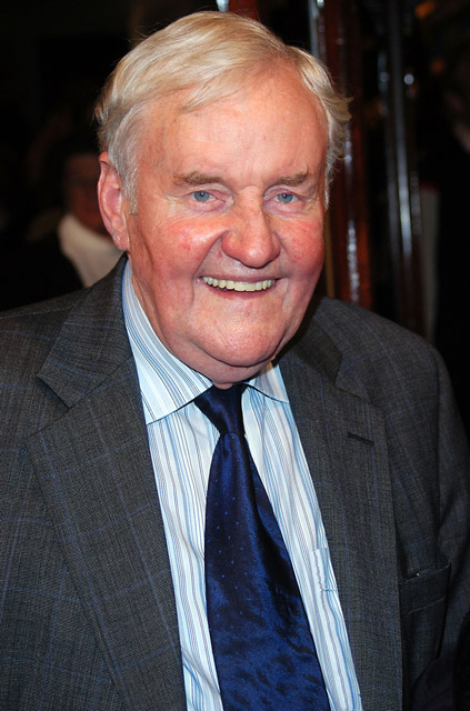 How tall is Richard Briers