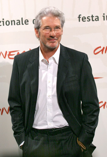 How tall is Richard Gere