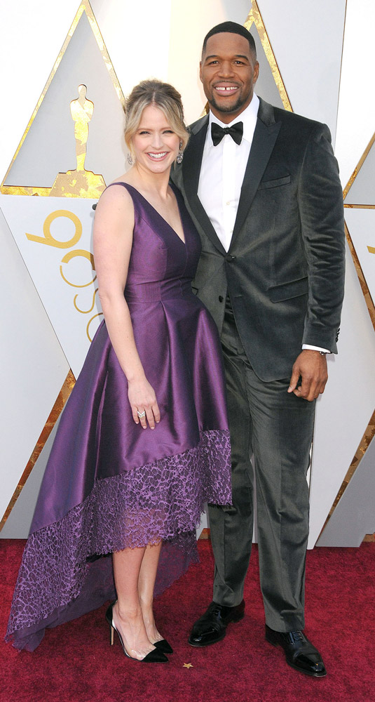 How tall is Sara Haines