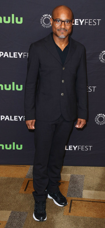 How tall is Seth Gilliam