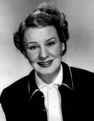 how tall is shirley booth