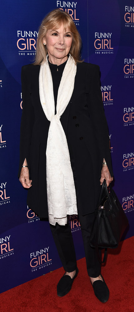 How tall is Susan Hampshire