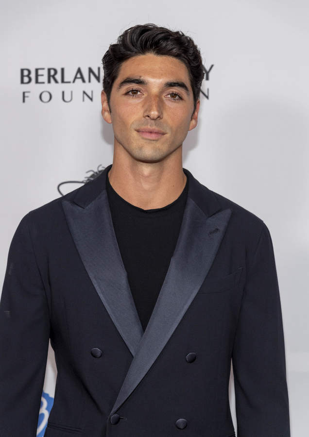 How tall is Taylor Zakhar Perez