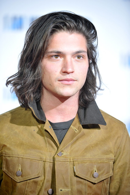 How tall is Thomas McDonell